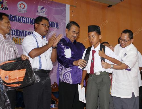 MK09_17022011_PAKAI_BEG
