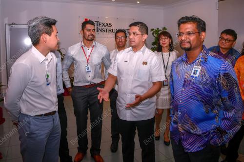 DATUK SERI MOHAMED AZMIN ALI