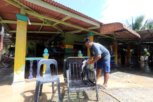 MK09_21112018_BANJIR
