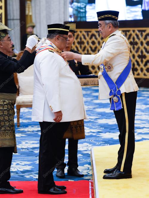 TUN MOHD ALI RUSTAM