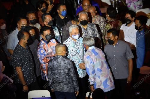 DATUK SERI ISMAIL SABRI YAAKOB