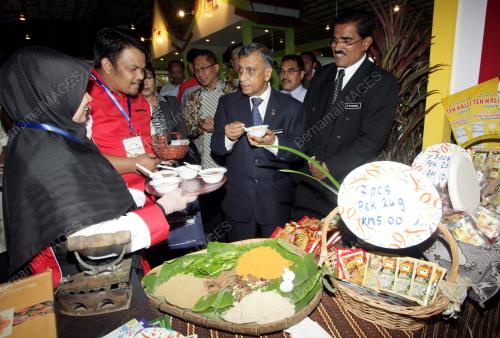 MK09_30112012_PAMERAN_PENGUNA