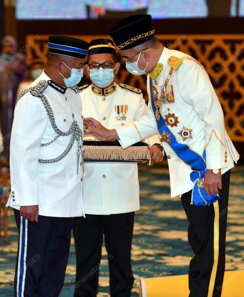 TUN MOHD ALI RUSTAM