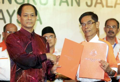 SOLAH MAT HASSAN