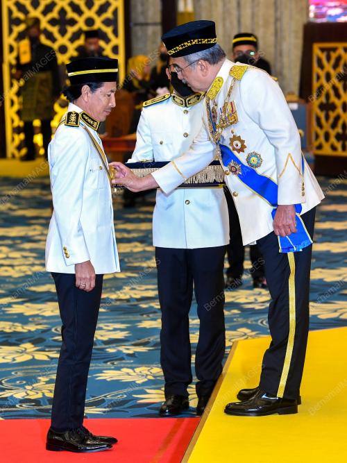 TUN MOHD ALI RUSTAM