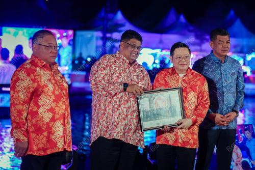 DATUK SERI AB RAUF YUSOH