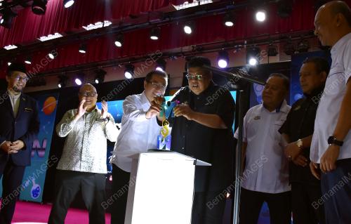 DATUK SERI AB RAUF YUSOH