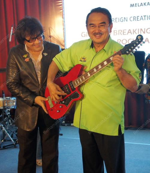 DATUK SERI MOHD ALI RUSTAM