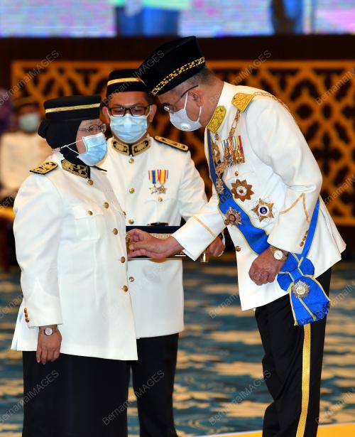 TUN MOHD ALI RUSTAM