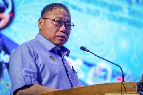 DATUK SERI TIONG KING SING