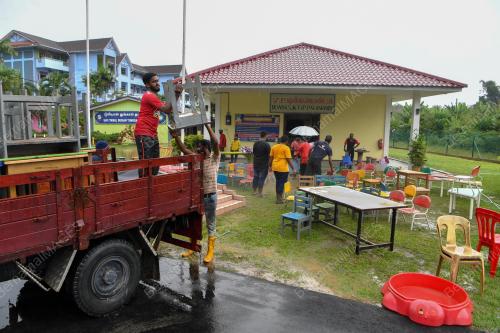 SEKOLAH TERJEJAS BANJIR