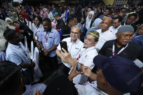 DATUK FAHMI FADZIL