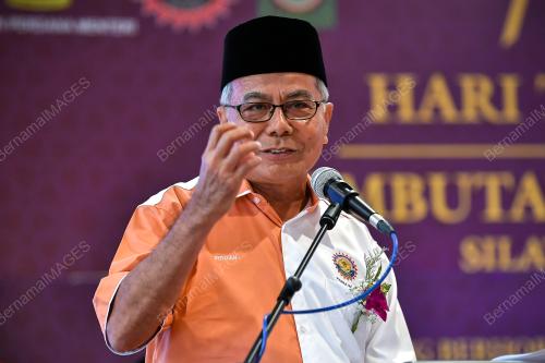 DATUK SERI MOHD REDZUAN MD YUSOF