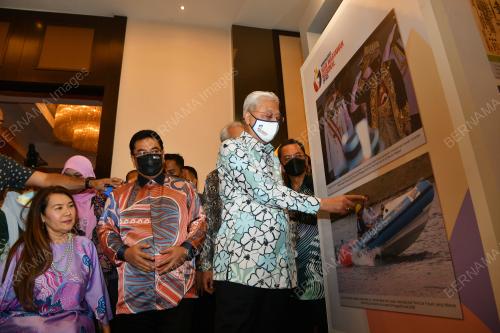 DATUK SERI ISMAIL SABRI YAAKOB