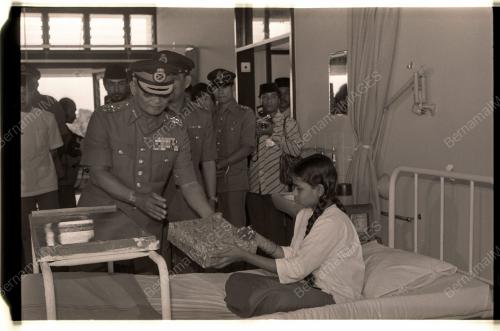 AGONG DI HOSPITAL TENTERA MELAKA