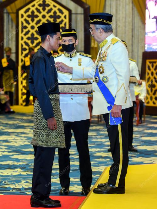 TUN MOHD ALI RUSTAM