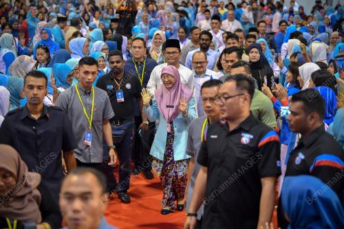 DATUK SERI DR WAN AZIZAH WAN ISMAIL