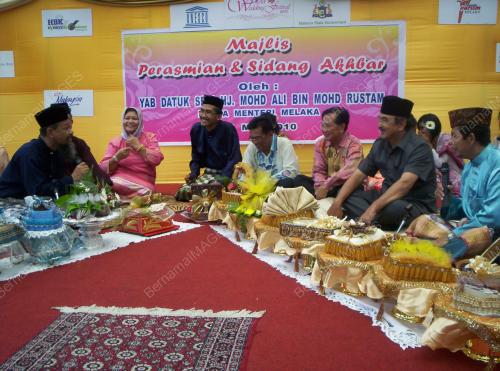 FESTIVAL PERKAHWINAN SEDUNIA DI MELAKA