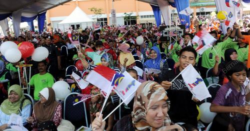 MK14_23062012_KIBARAN_BENDERA