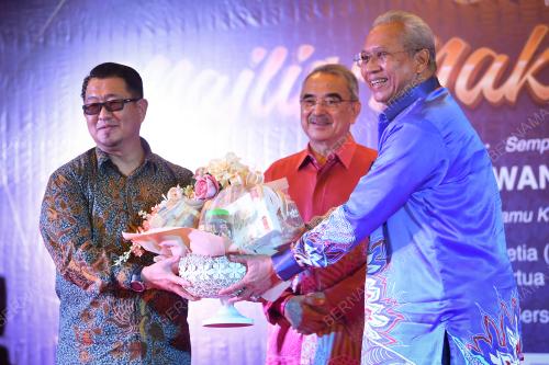 TUN MOHD ALI RUSTAM