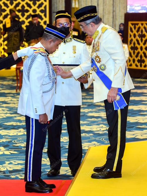TUN MOHD ALI RUSTAM