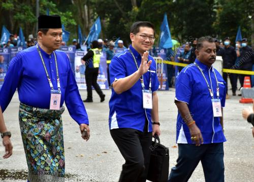 DATUK LIM BAN HONG