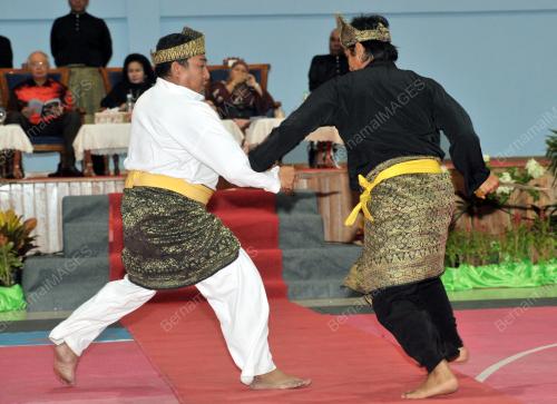 MK16_16112012_PM_SILAT