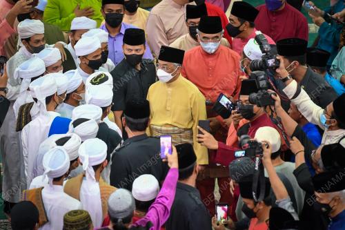 AL-SULTAN ABDULLAH RI'AYATUDDIN AL-MUSTAFA BILLAH SHAH