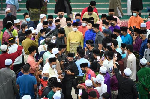 AL-SULTAN ABDULLAH RI'AYATUDDIN AL-MUSTAFA BILLAH SHAH