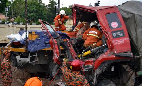 MK17_24092012_KEMALANGAN_MAUT