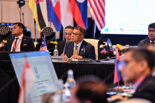 DATUK SERI SAIFUDDIN NASUTION ISMAIL
