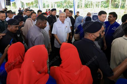 DATUK SERI ISMAIL SABRI YAAKOB