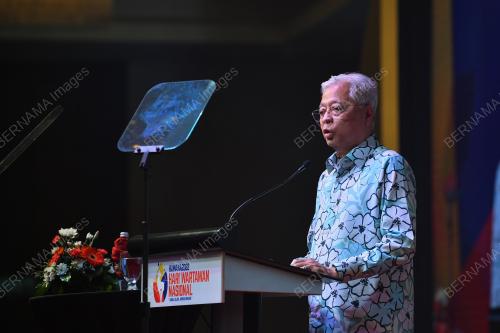 DATUK SERI ISMAIL SABRI YAAKOB