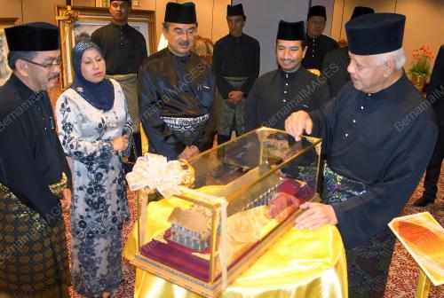 TUANKU MIZAN ZAINAL ABIDIN