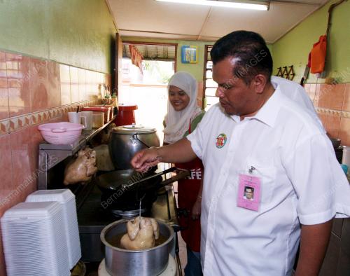 MK21_28022011_CALON_PAS