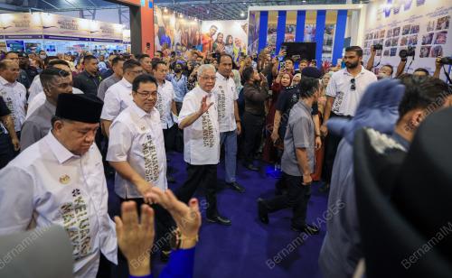 DATUK SERI ISMAIL SABRI YAAKOB