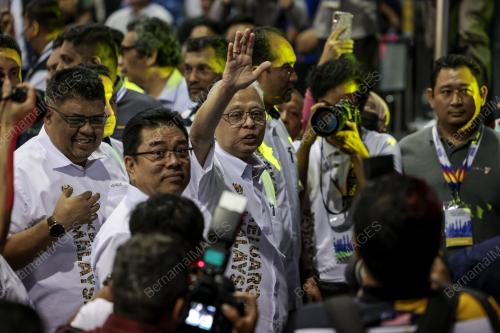 DATUK SERI ISMAIL SABRI YAAKOB