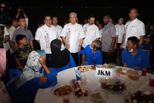 DATUK SERI ISMAIL SABRI YAAKOB