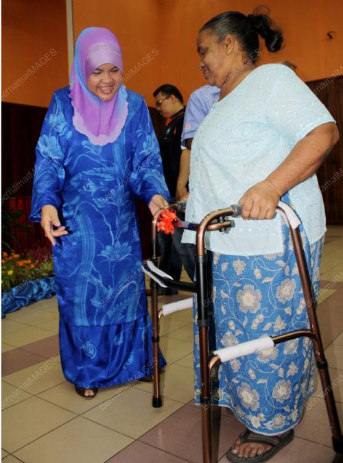 MK28_27022011_BANTU_JALAN