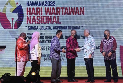 DATUK SERI ISMAIL SABRI YAAKOB