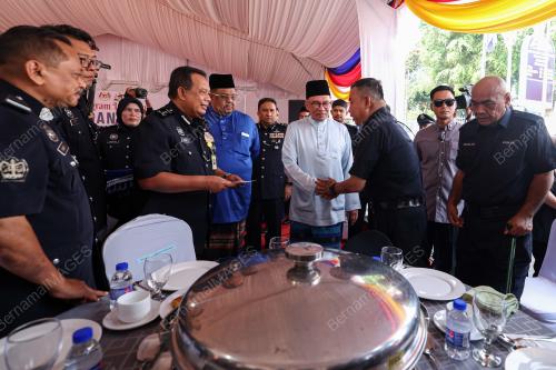 DATUK SERI ANWAR IBRAHIM