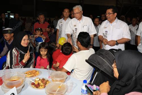 DATUK SERI ISMAIL SABRI YAAKOB
