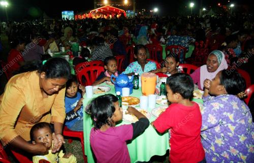 MK30_19022011_MAKAN_MALAM