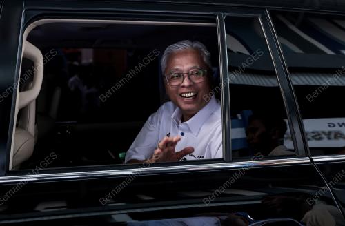 DATUK SERI ISMAIL SABRI YAAKOB