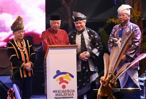 DATUK SERI ISMAIL SABRI YAAKOB