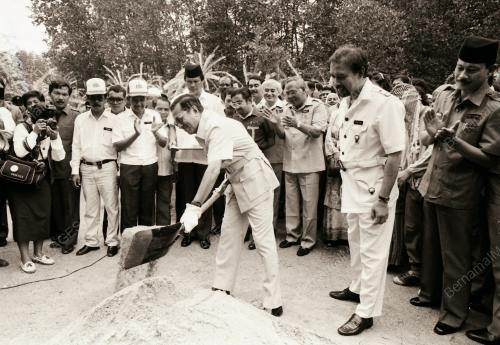 DATUK SERI DR MAHATHIR MOHAMAD