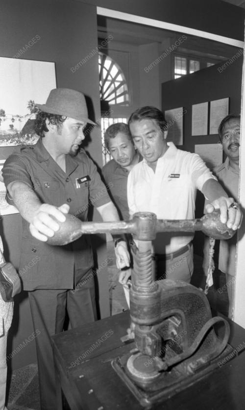 MK44_12012015_PERSIDANGAN_MENTERI