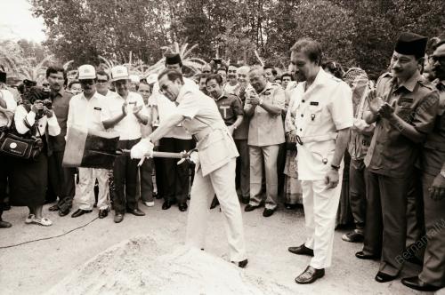DATUK SERI DR MAHATHIR MOHAMAD