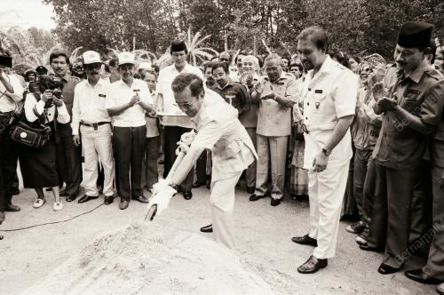 DATUK SERI DR MAHATHIR MOHAMAD