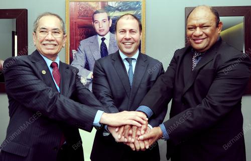 MRC02_17112016_JUNAIDI_COP22